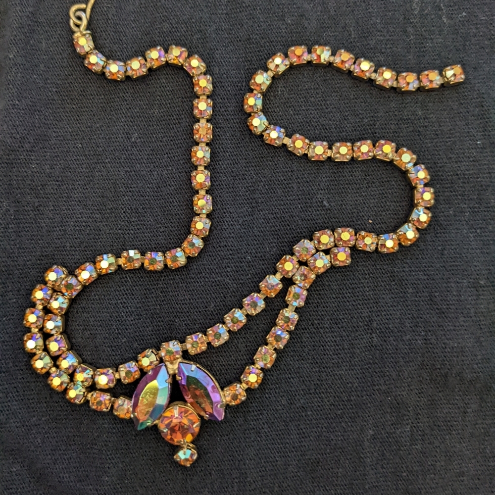 Absolutely beautiful 1950s rhinestone Aurora Borealis choker 15 in necklace